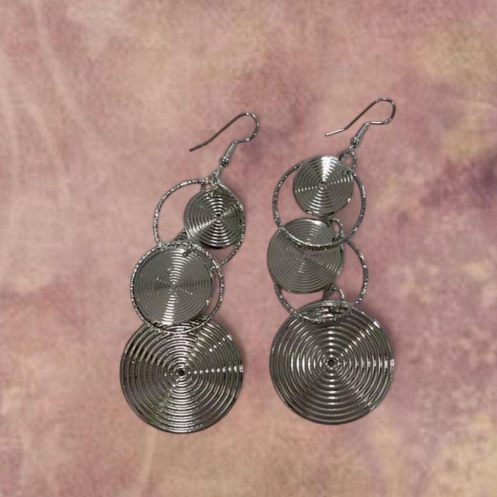 ꧁ᬊᬁ y2k style silver plated dangle earrings ᬊ᭄꧂